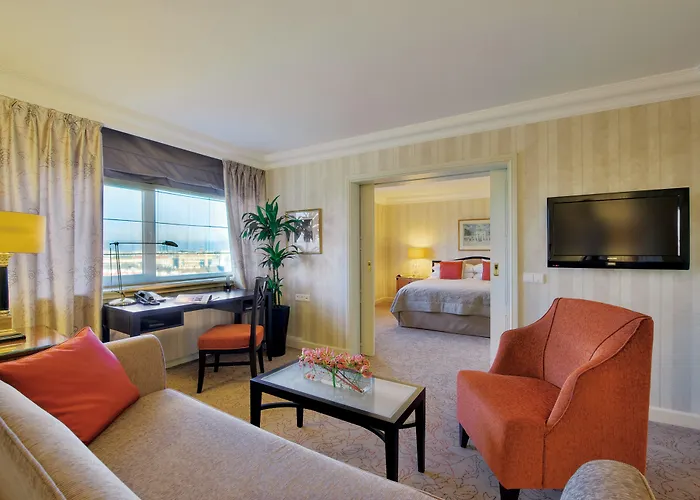 Hilton Waterfront Hotel