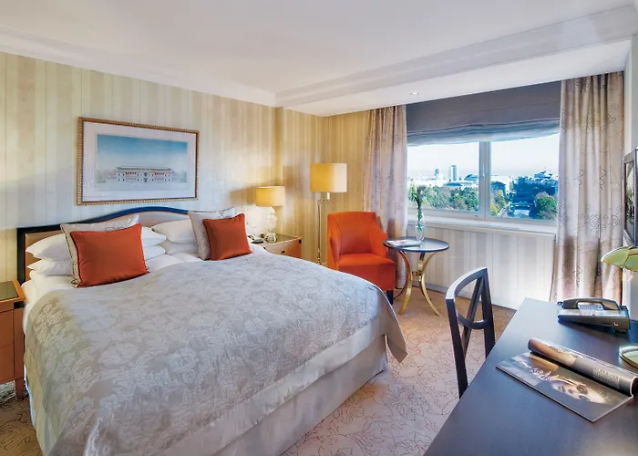 Hotel Hilton Waterfront 4*