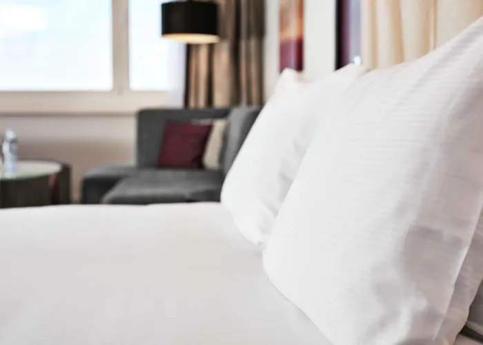 Hilton Waterfront 4*