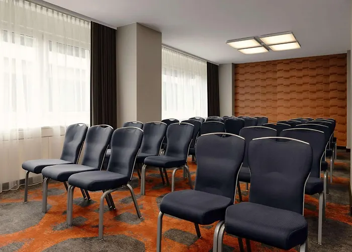 Hilton Waterfront 4* Vienna