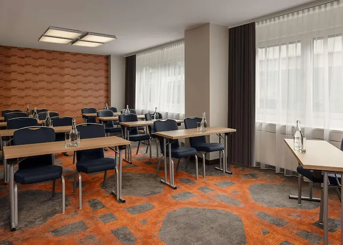 Hilton Waterfront Hotel 4*