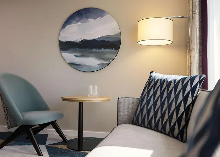 Hilton Waterfront 4*