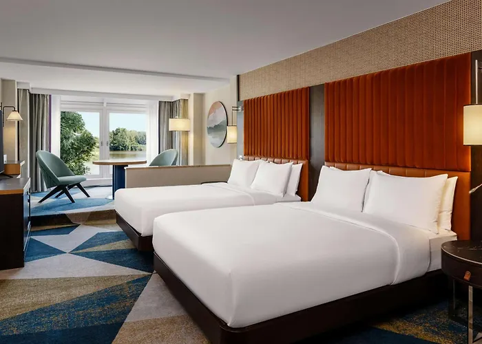 Hilton Waterfront 4* Vienna
