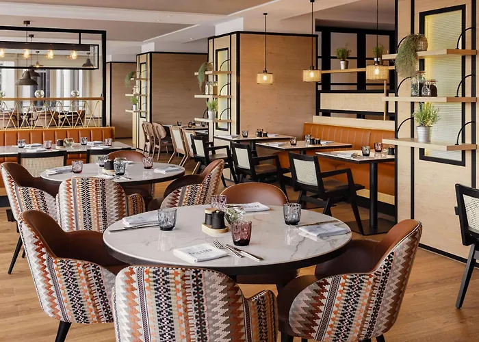 Hilton Waterfront 4*