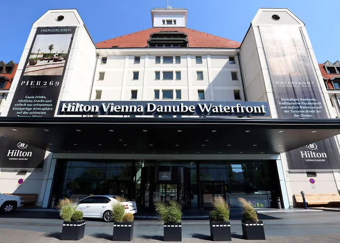 Hilton Waterfront 4* Vienna