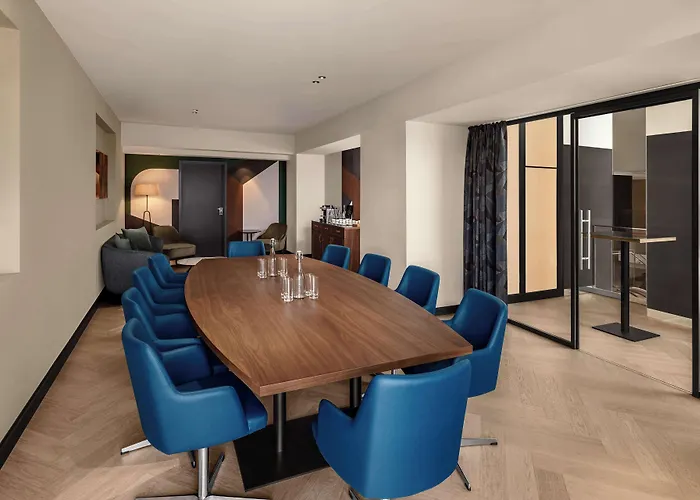 Hilton Waterfront Hotel