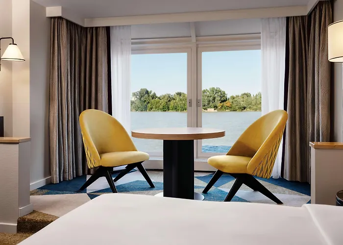 Hilton Waterfront Hotel