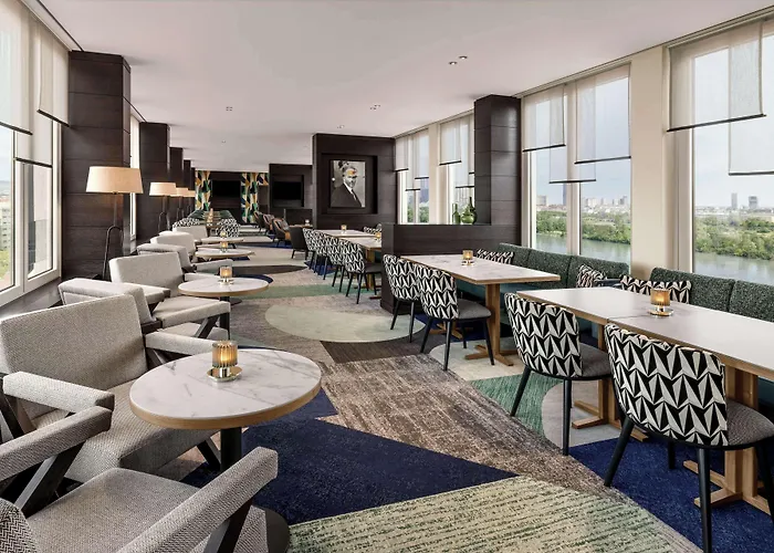 Hilton Waterfront Hotel 4*