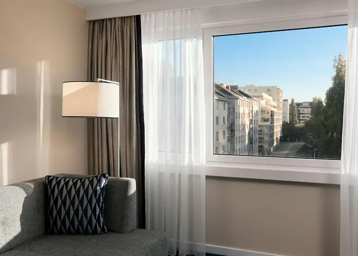 Hilton Waterfront 4*