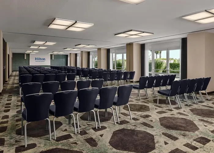 Hilton Waterfront 4* Vienna