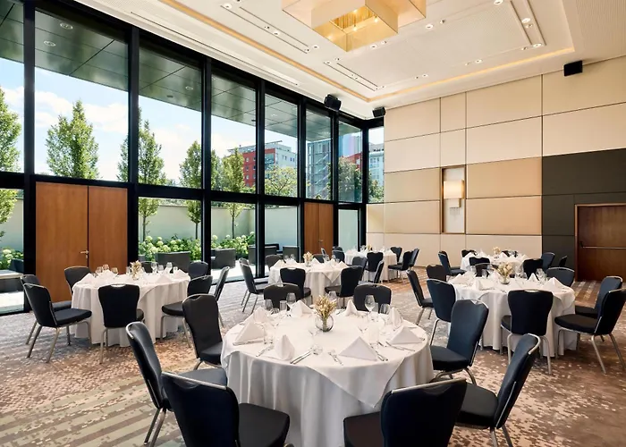 Hilton Waterfront Hotel 4*