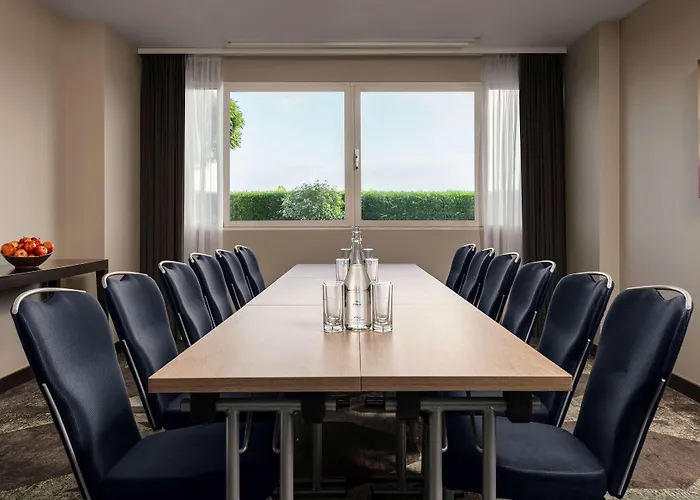 Hotel Hilton Waterfront 4*