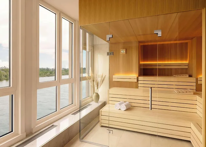 Hilton Waterfront Hotel 4*