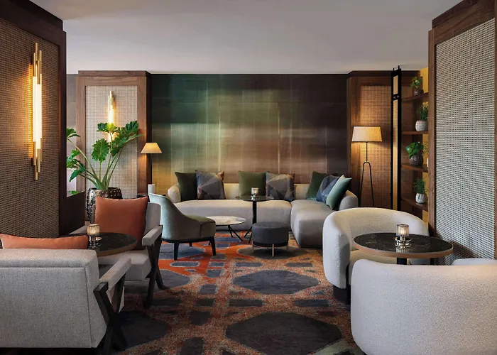Hilton Waterfront 4* Vienna